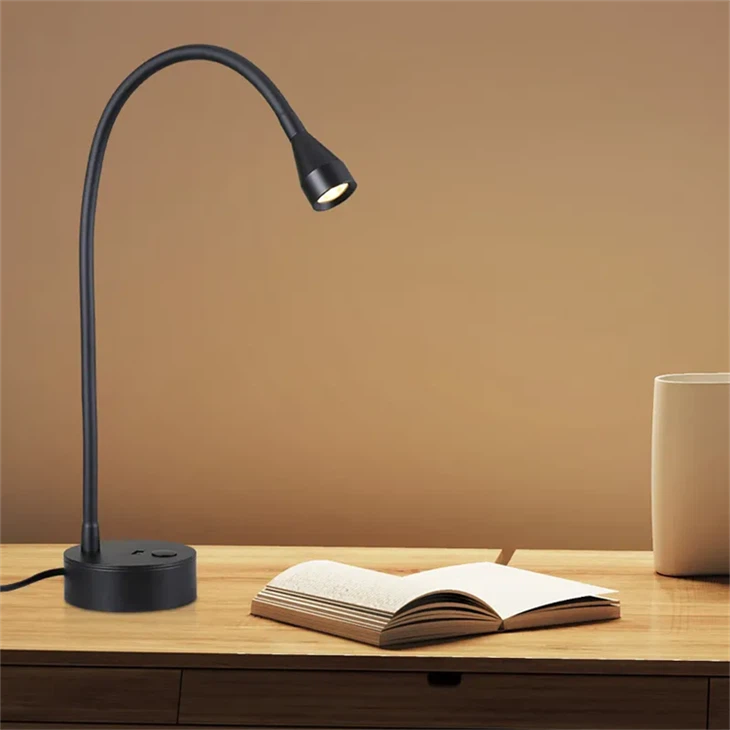 USB Bağlantı Noktalı LED Masa Lambaları Kısılabilir Okuma Lambası